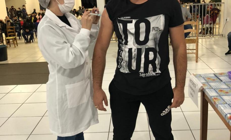 Campanha “De domingo a domingo” registra mais de 952 mil doses aplicadas aos finais de semana no Paraná