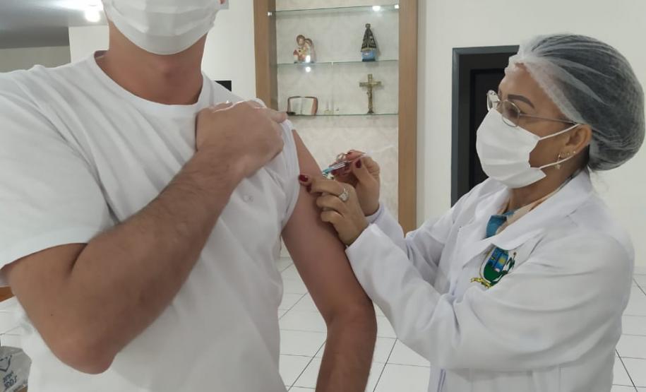 Campanha “De domingo a domingo” registra mais de 952 mil doses aplicadas aos finais de semana no Paraná