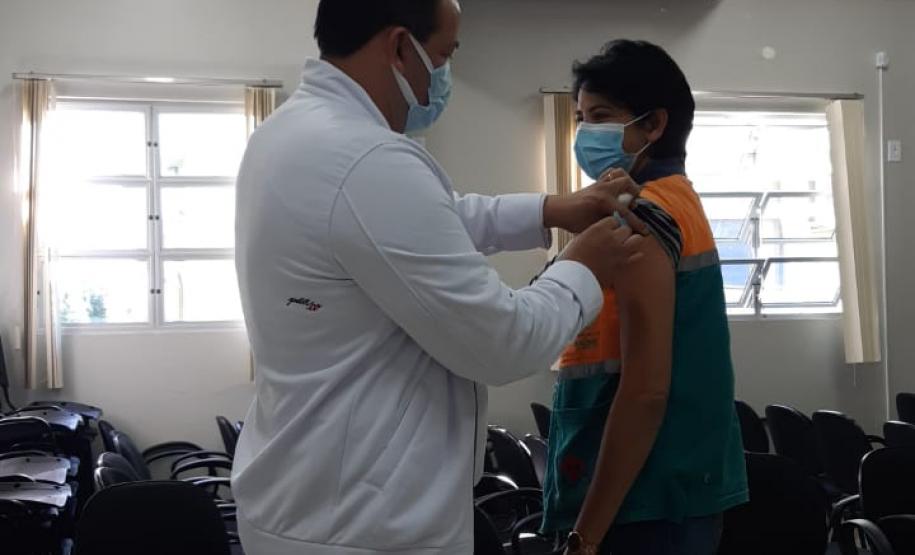 Campanha “De domingo a domingo” registra mais de 952 mil doses aplicadas aos finais de semana no Paraná
