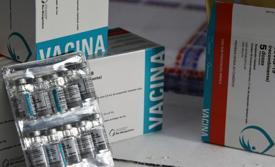99% dos novos imunizantes vão para população em geral; distribuição começa nesta quinta