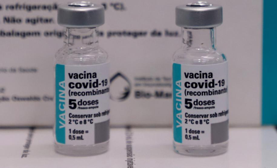 Paraná recebe neste sábado mais 181.530 doses de vacinas da AstraZeneca
