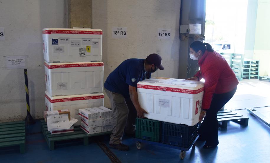 Governo completa distribuição das vacinas contra a Covid-19 da semana e envia mais medicamentos
