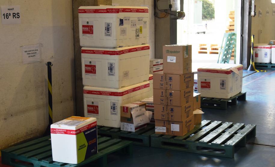 Governo completa distribuição das vacinas contra a Covid-19 da semana e envia mais medicamentos