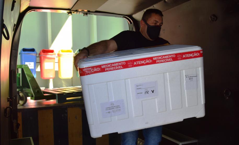 Governo completa distribuição das vacinas contra a Covid-19 da semana e envia mais medicamentos