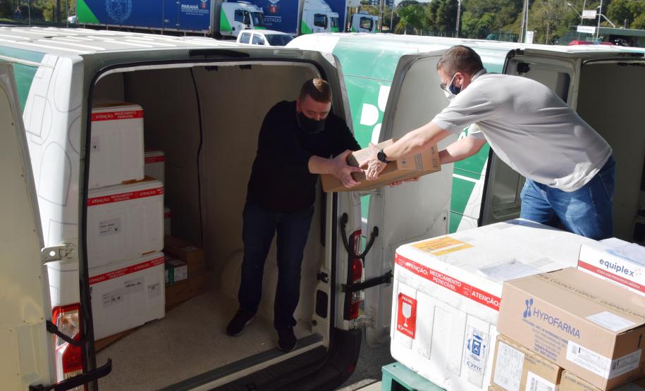Governo completa distribuição das vacinas contra a Covid-19 da semana e envia mais medicamentos