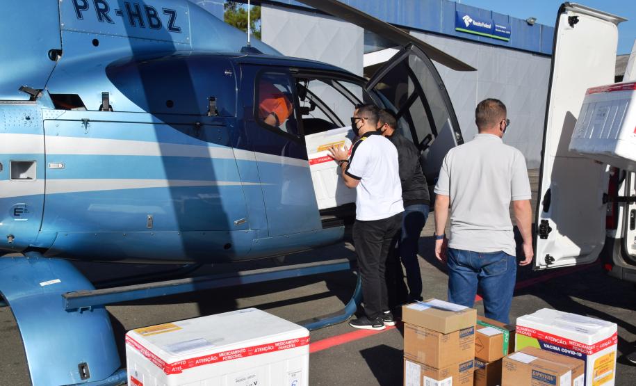 Governo completa distribuição das vacinas contra a Covid-19 da semana e envia mais medicamentos