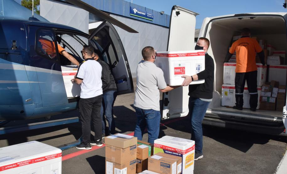 Governo completa distribuição das vacinas contra a Covid-19 da semana e envia mais medicamentos