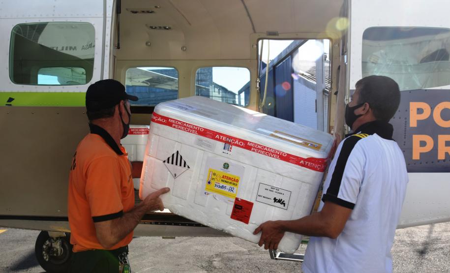 Governo completa distribuição das vacinas contra a Covid-19 da semana e envia mais medicamentos