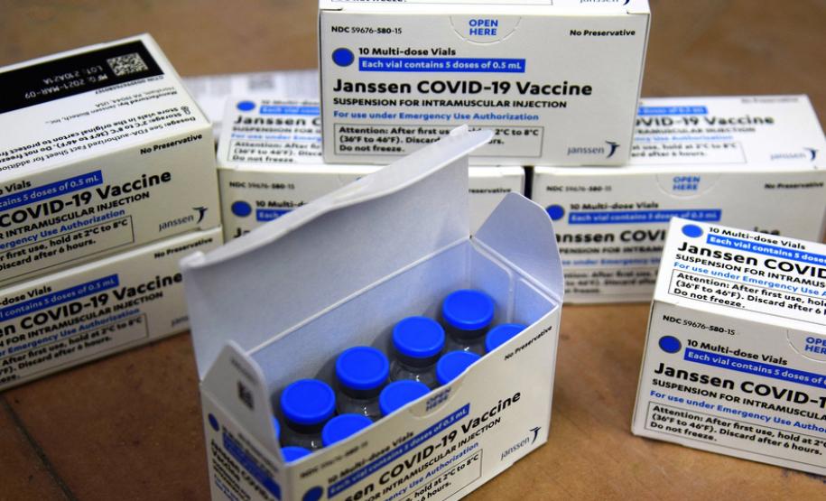 Paraná receberá mais 233.150 vacinas da Janssen; pacotão desse lote ultrapassa 900 mil doses