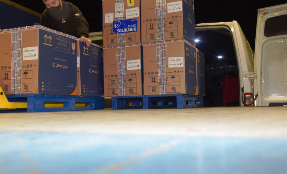 Paraná recebe 548 mil vacinas contra a Covid-19 para continuar campanha de imunização