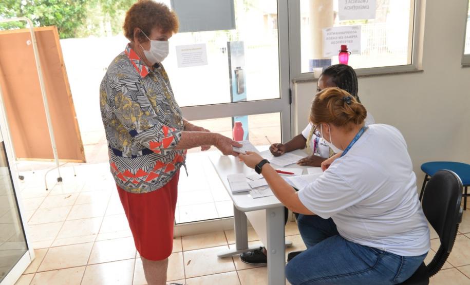 Mais de 1 milhão de pessoas foram vacinadas contra a Covid-19 aos finais de semana no Paraná