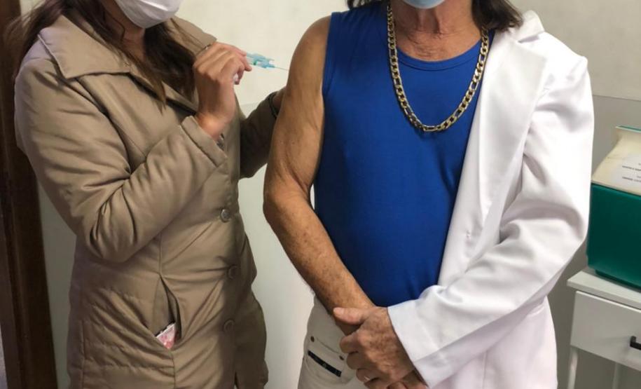 Mais de 1 milhão de pessoas foram vacinadas contra a Covid-19 aos finais de semana no Paraná