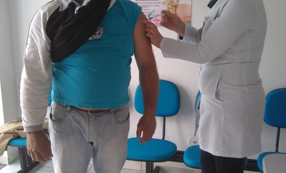 Mais de 1 milhão de pessoas foram vacinadas contra a Covid-19 aos finais de semana no Paraná