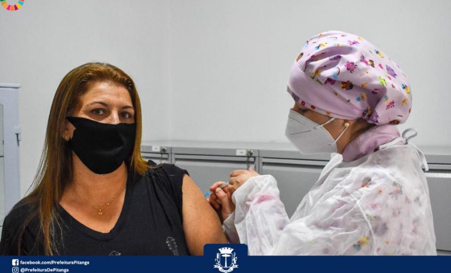 Mais de 1 milhão de pessoas foram vacinadas contra a Covid-19 aos finais de semana no Paraná