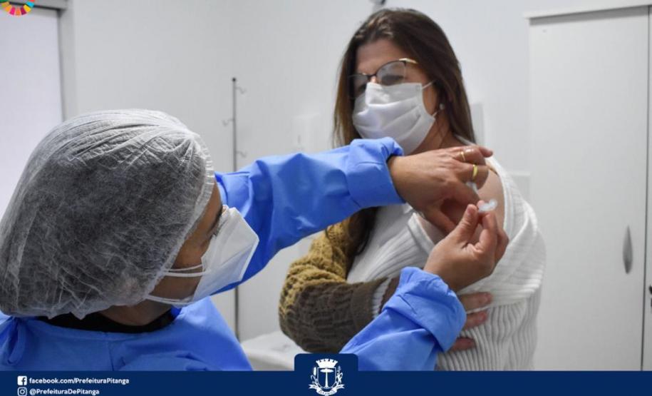 Mais de 1 milhão de pessoas foram vacinadas contra a Covid-19 aos finais de semana no Paraná