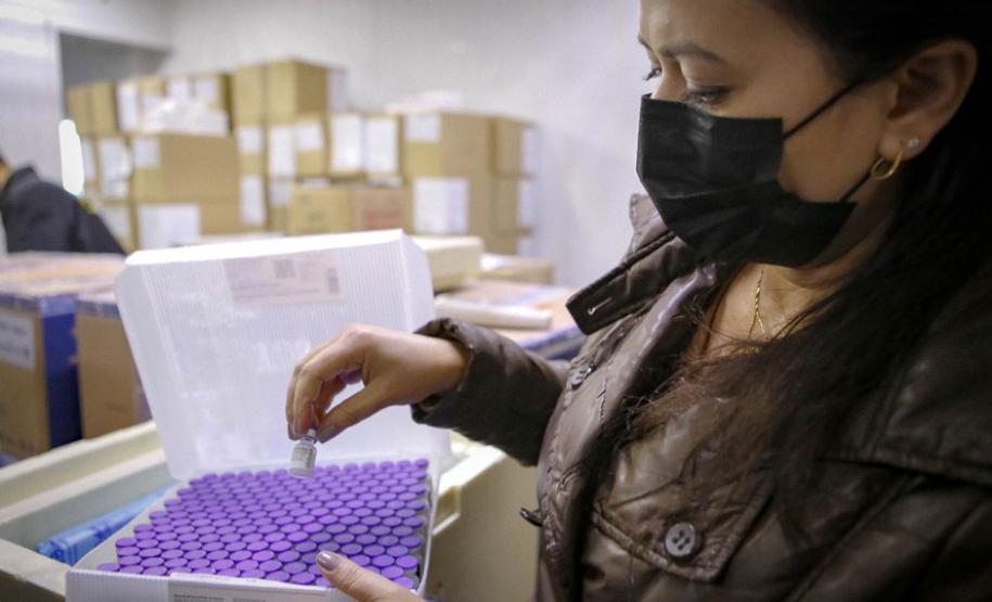 Paraná recebe 173,1 mil doses contra a Covid-19, todas para população em geral