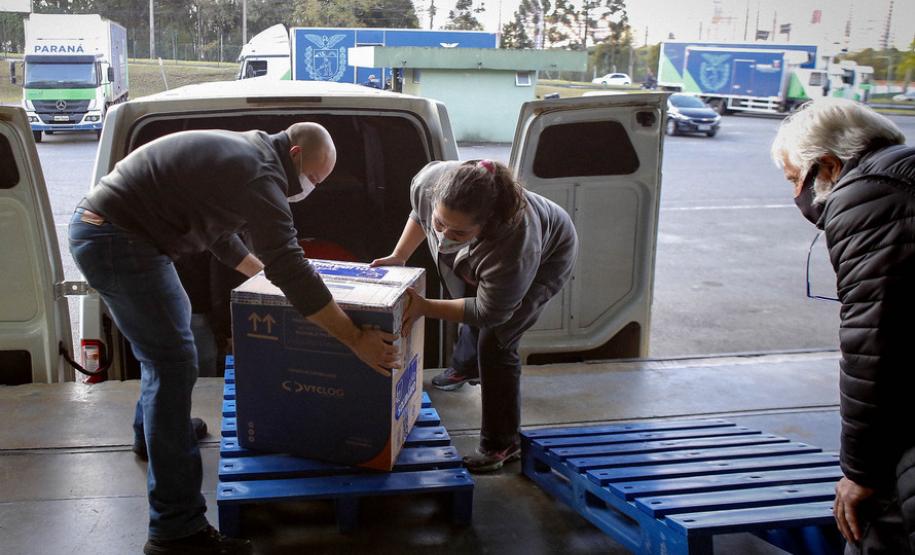 Paraná recebe 173,1 mil doses contra a Covid-19, todas para população em geral