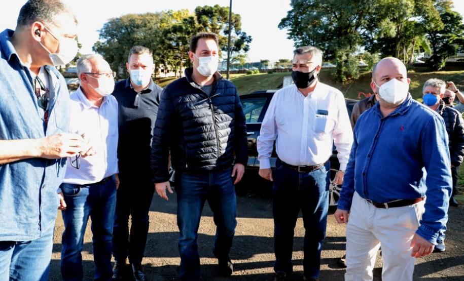 Governador é imunizado em Apucarana, município onde campanha de Domingo a Domingo foi lançada