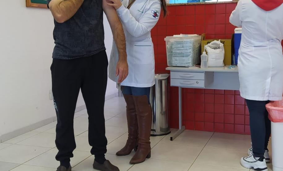 Vacinação contra a Covid-19 bate recorde no final de semana; mais de 122,3 mil doses foram aplicadas