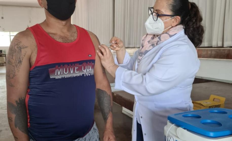 Vacinação contra a Covid-19 bate recorde no final de semana; mais de 122,3 mil doses foram aplicadas