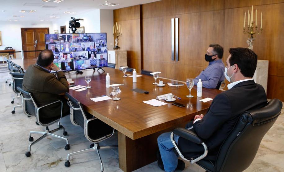 Com aval do Ministério da Saúde, Paraná receberá lote extra com 90 mil vacinas para fronteira