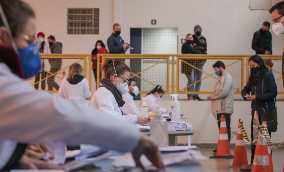Paraná ultrapassa marca de 30 mil profissionais do ensino superior vacinados contra a Covid-19