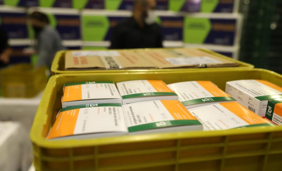 141 mil doses de vacinas contra a Covid-19 chegam ao Paraná nesta segunda-feira