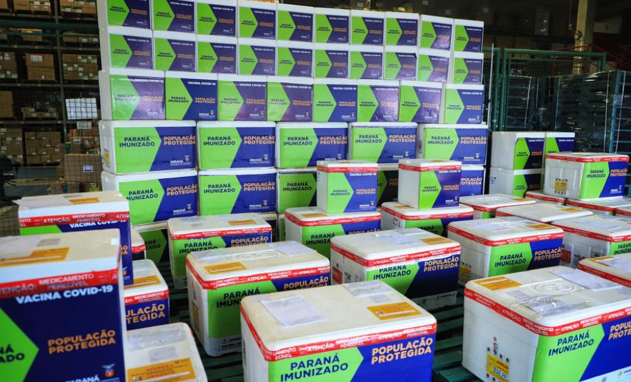 312,7 mil vacinas contra Covid-19 chegam ao Paraná entre terça e quarta