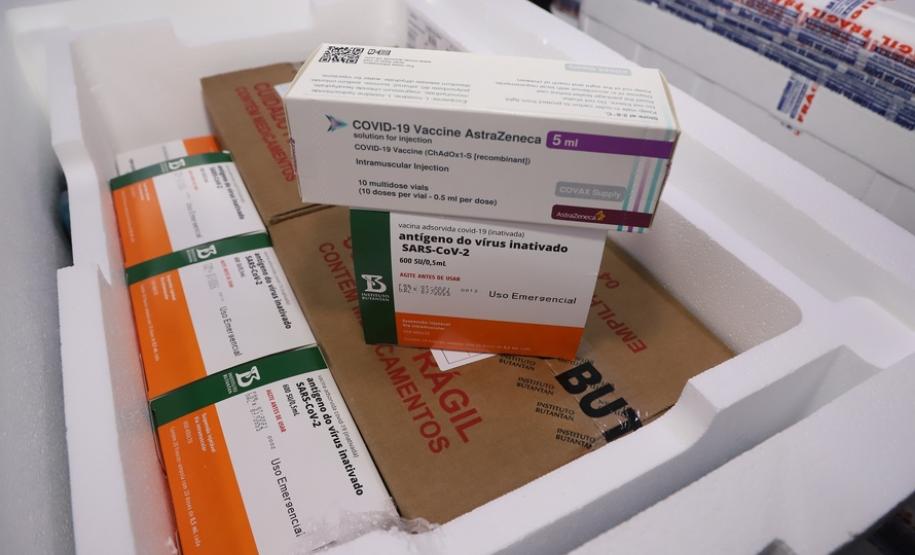 141 mil vacinas contra a Covid-19 chegam ao Paraná