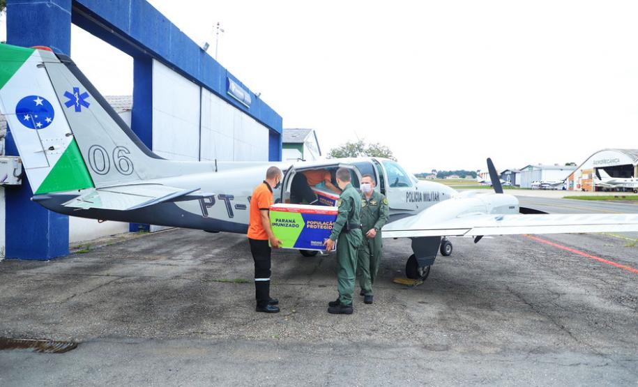 Em seis meses, aeronaves da Casa Militar somam 11 dias no ar entregando vacinas