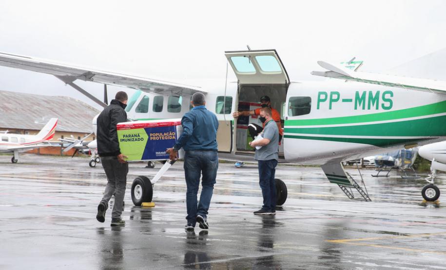 Em seis meses, aeronaves da Casa Militar somam 11 dias no ar entregando vacinas
