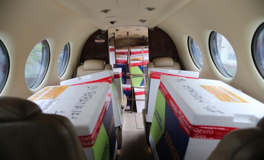 Em seis meses, aeronaves da Casa Militar somam 11 dias no ar entregando vacinas