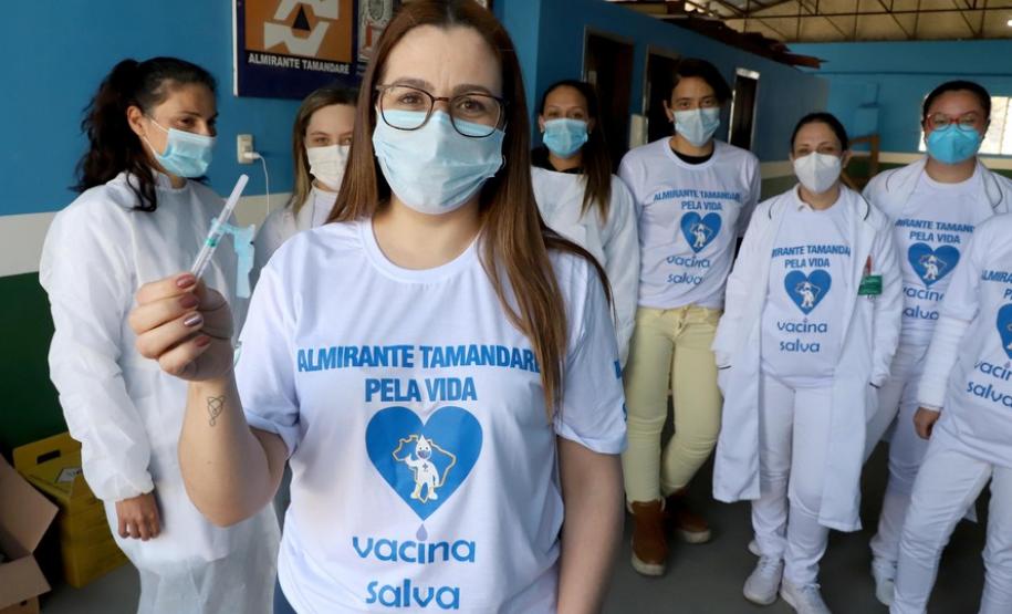 No Paraná, 2,1 milhões de pessoas entre 18 e 59 anos já foram vacinadas contra a Covid-19