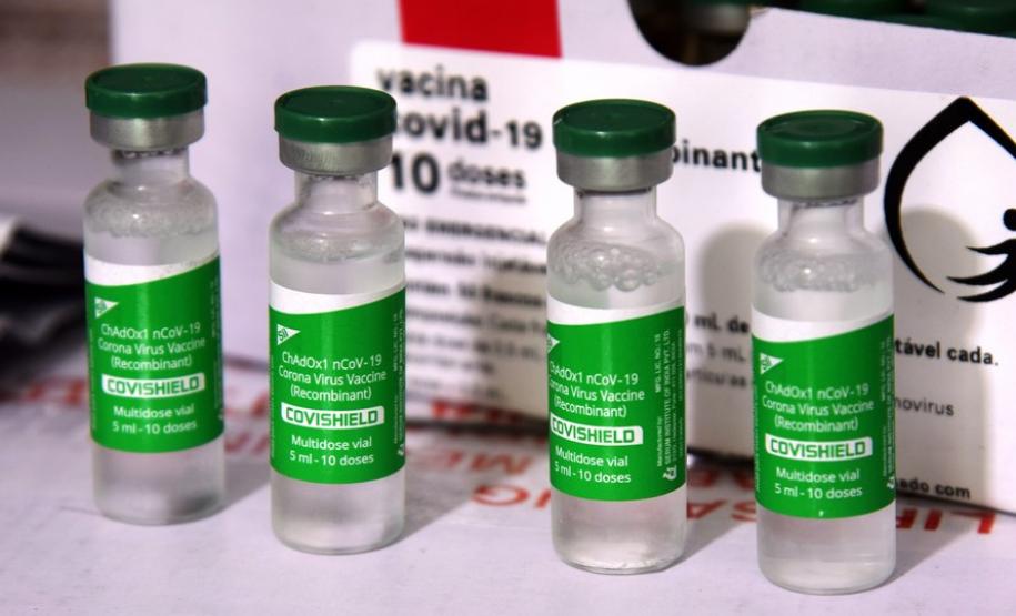 Nova remessa de 649 mil vacinas contra a Covid-19 chega a partir desta terça ao Paraná