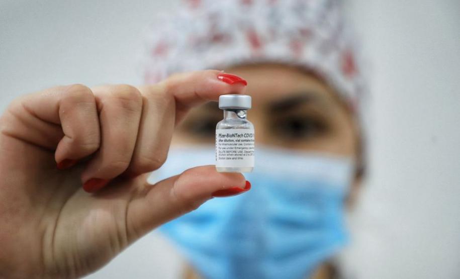 Com 7,5 milhões de doses aplicadas, PR passa Bahia e chega a 66% dos adultos imunizados
