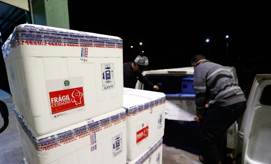 Estado começa a distribuir 85 mil vacinas contra a Covid-19 para primeira dose