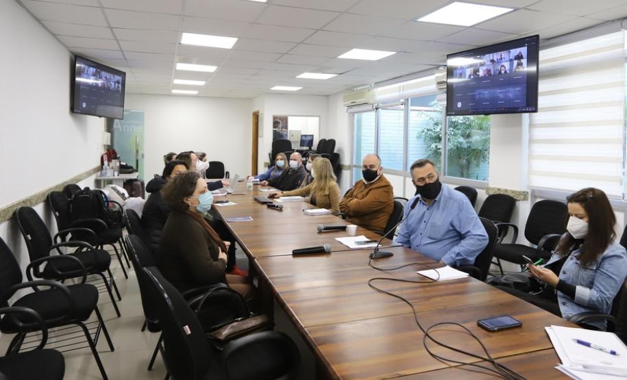 Paraná confirma transmissão comunitária da variante delta e mais 16 casos