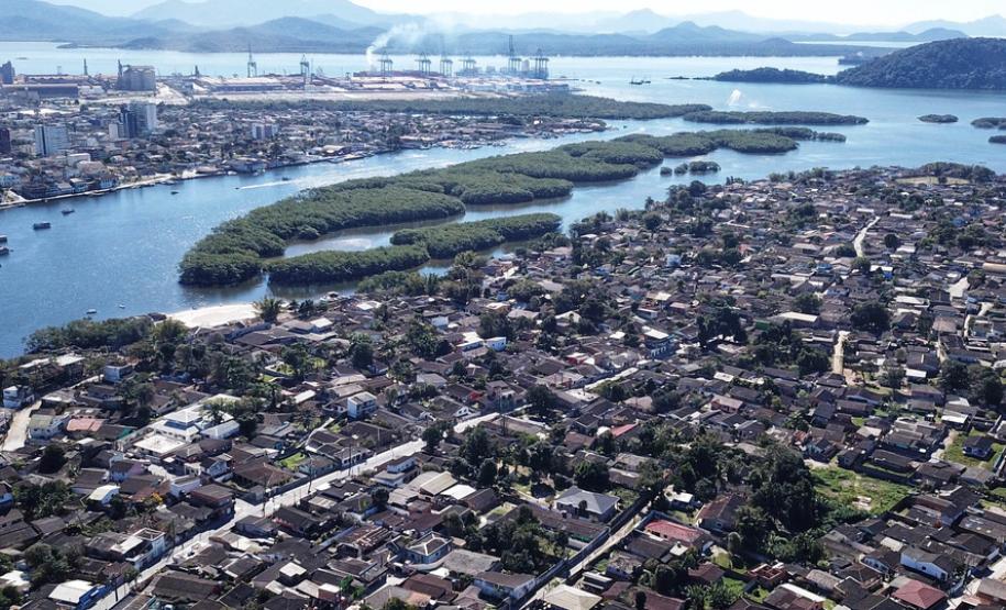 No aniversário de 373 anos de Paranaguá, Governo entrega veículos para atender a saúde