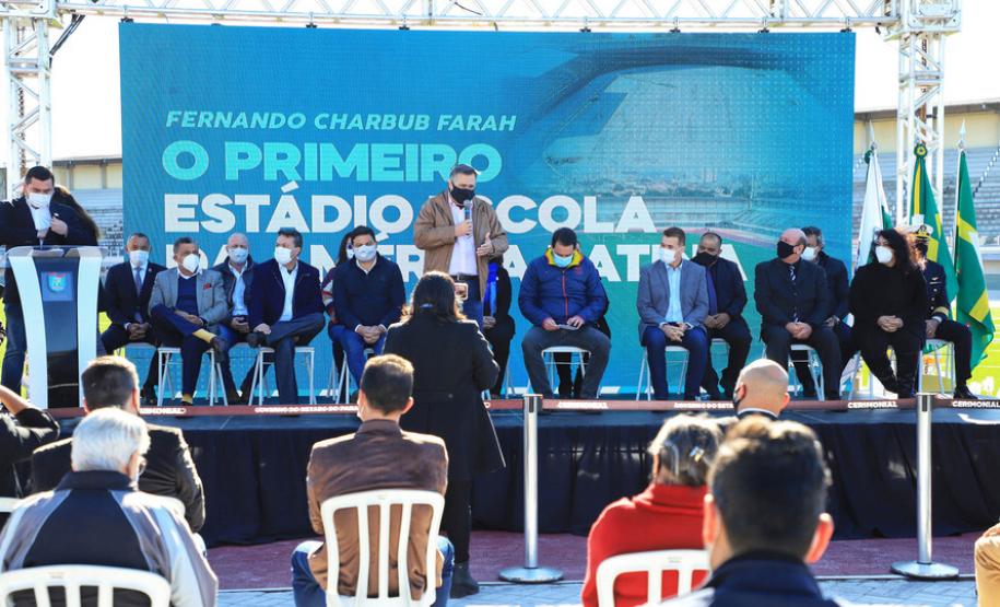 No aniversário de 373 anos de Paranaguá, Governo entrega veículos para atender a saúde