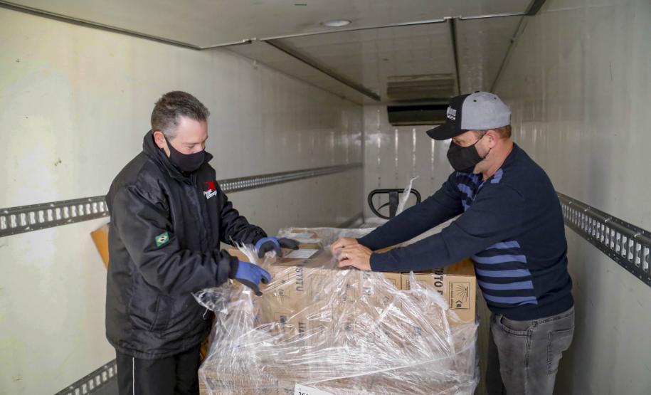 Mais 329.380 doses de vacinas contra a Covid-19 já estão no Paraná