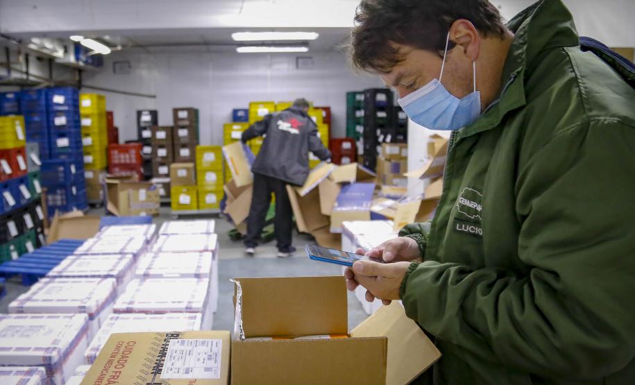 Mais 329.380 doses de vacinas contra a Covid-19 já estão no Paraná