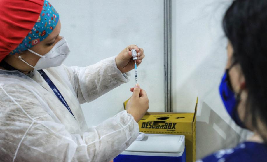 Paraná ultrapassa 8 milhões de doses aplicadas, terceiro estado que mais imunizou sua população