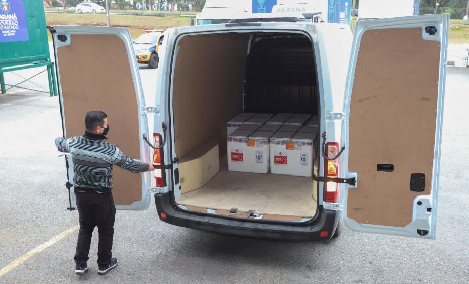 Paraná recebe 57,6 mil doses de CoronaVac