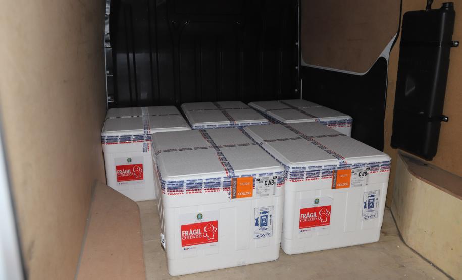 Paraná recebe 57,6 mil doses de CoronaVac