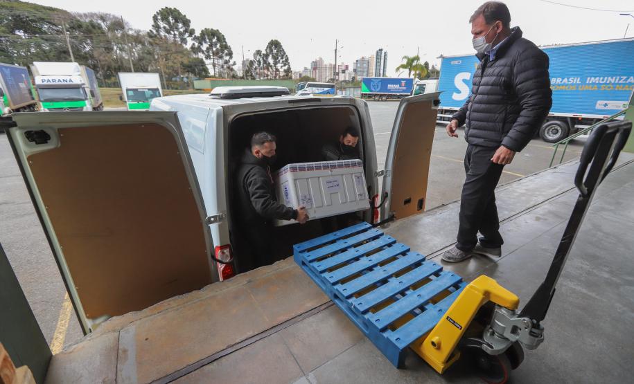 Paraná recebe 57,6 mil doses de CoronaVac