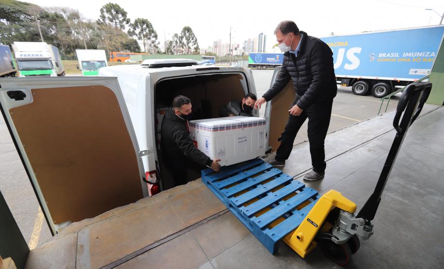 Paraná recebe 57,6 mil doses de CoronaVac