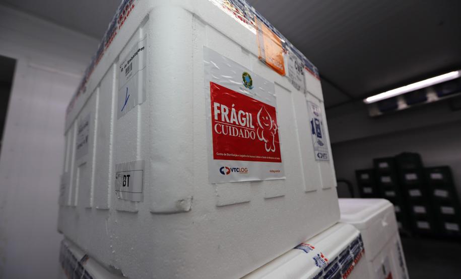 Paraná recebe 57,6 mil doses de CoronaVac