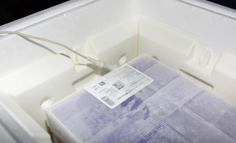 Paraná recebe novas doses e distribui mais 158,6 mil vacinas contra a Covid-19; confira o quantitativo por regional