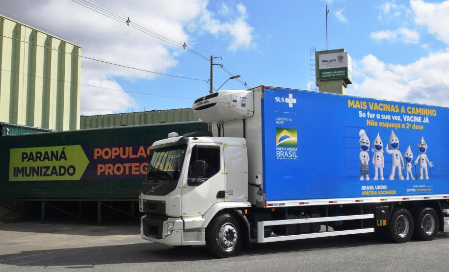 Mais 279,2 mil vacinas contra a Covid-19 chegam ao Paraná