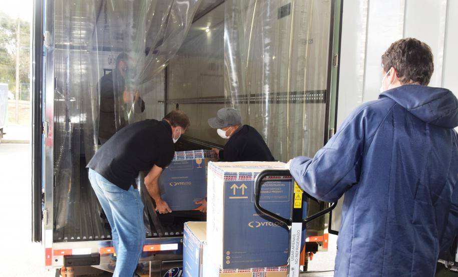 Mais 279,2 mil vacinas contra a Covid-19 chegam ao Paraná